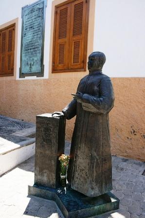 Escultura Siervo de Dios Antonio Vicente González